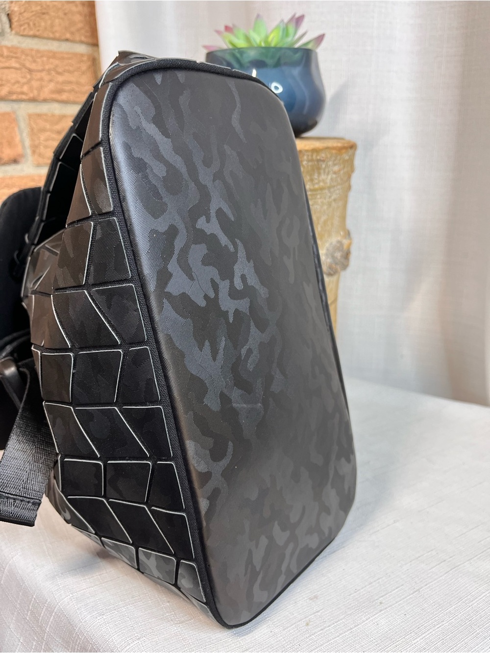 NWT Patrizia Luca Milano Geometric Camo Backpack Black 3D Origami Futuristic - Picture 7 of 10